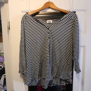 Old Navy XXL Navy striped shirt